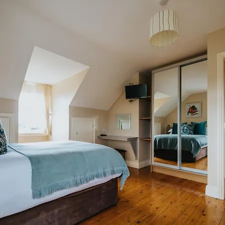 Moineir House Guest house *